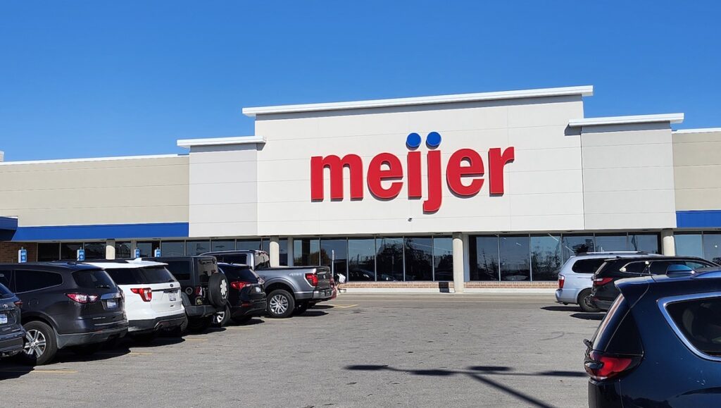 Los compradores en Meijer en Adrian pueden ayudar a combatir el hambre comprando tarjetas “Simplemente dar” (Simply Give) de $10 en la caja registradora.
