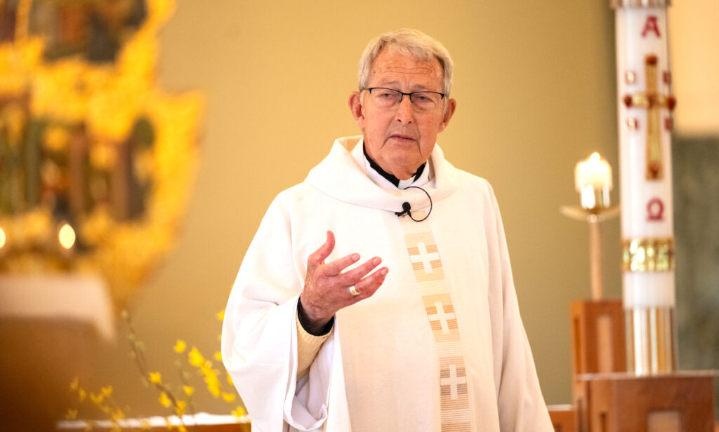 Siena Heights University held its Homecoming Mass on April 18, presided over by Father Tom Helfrich, as part of the university’s final Alumni Weekend. (Photo by Laura Harvey for Siena Heights University)